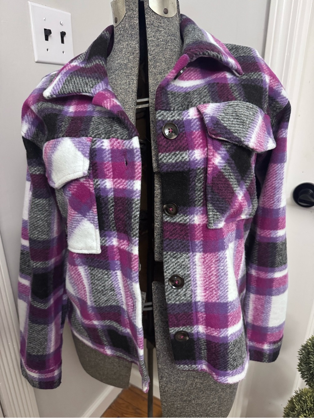 Women’s Time & Tru Plaid Button-Front Shacket in Purple, Gray & White Medium
